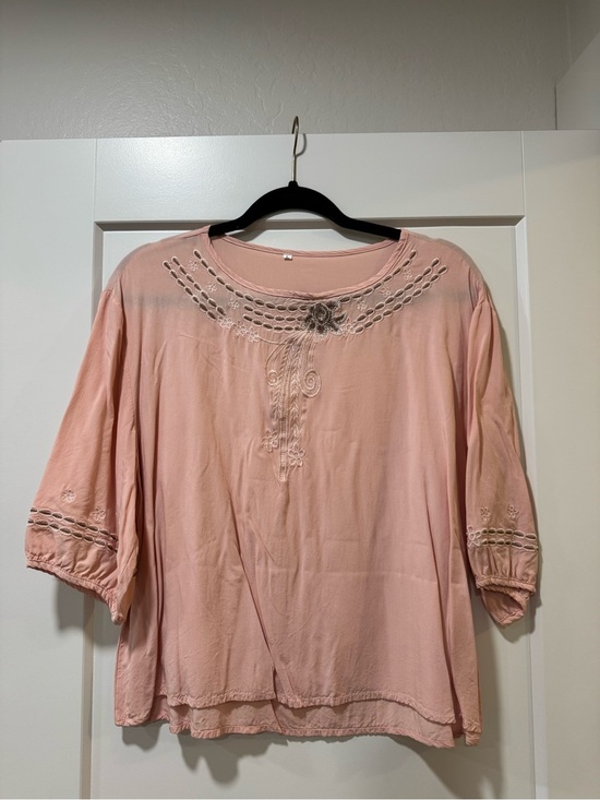 Tops - Women's Lightweight Pink Blouse with Embroidered 3/4 Sleeves